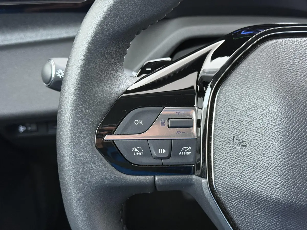 1.2 145pk Hybrid e-DCS6 Allure | 1e eigenaar | Navigatie | 360 camera | 19 inch lichtmetalen wielen | Apple Carplay | Cruisecontrol adaptief