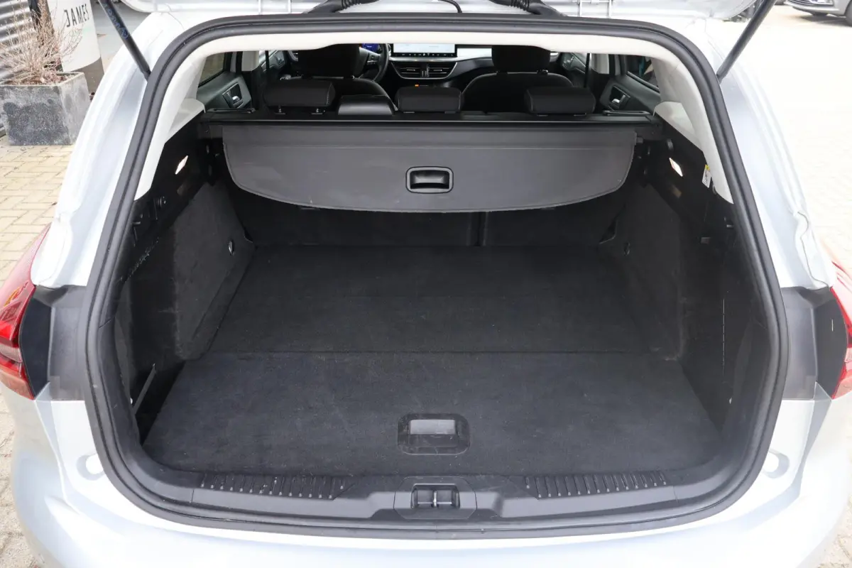 1.0 Hybrid Titanium X 1e Eigenaar | Volledig Onderh | NL-Auto | BTW | Elek Trekhaak | Winterpack | Camera | Navi | Carplay | LED | ACC | Bots | Keyless