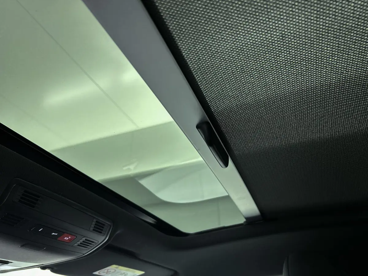 1.0 TSI R-Line Edition 95 PK| Origineel Nederlands | 1e Eigenaar | Panoramadak | LED Matrix | Stoelverwarming | Achteruitrijcamera | Climatronic | Parkeersensoren | Digitale Cockpit Pro | Na
