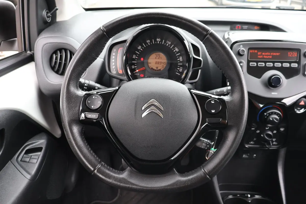 1.0 VTi Feel 1e Eigenaar | NL-Auto | Volledig Onderh | BTW | Airco | Bluetooth | Cruise | Radio | Hill-Hold | LED | Stuur Bekrachtiging