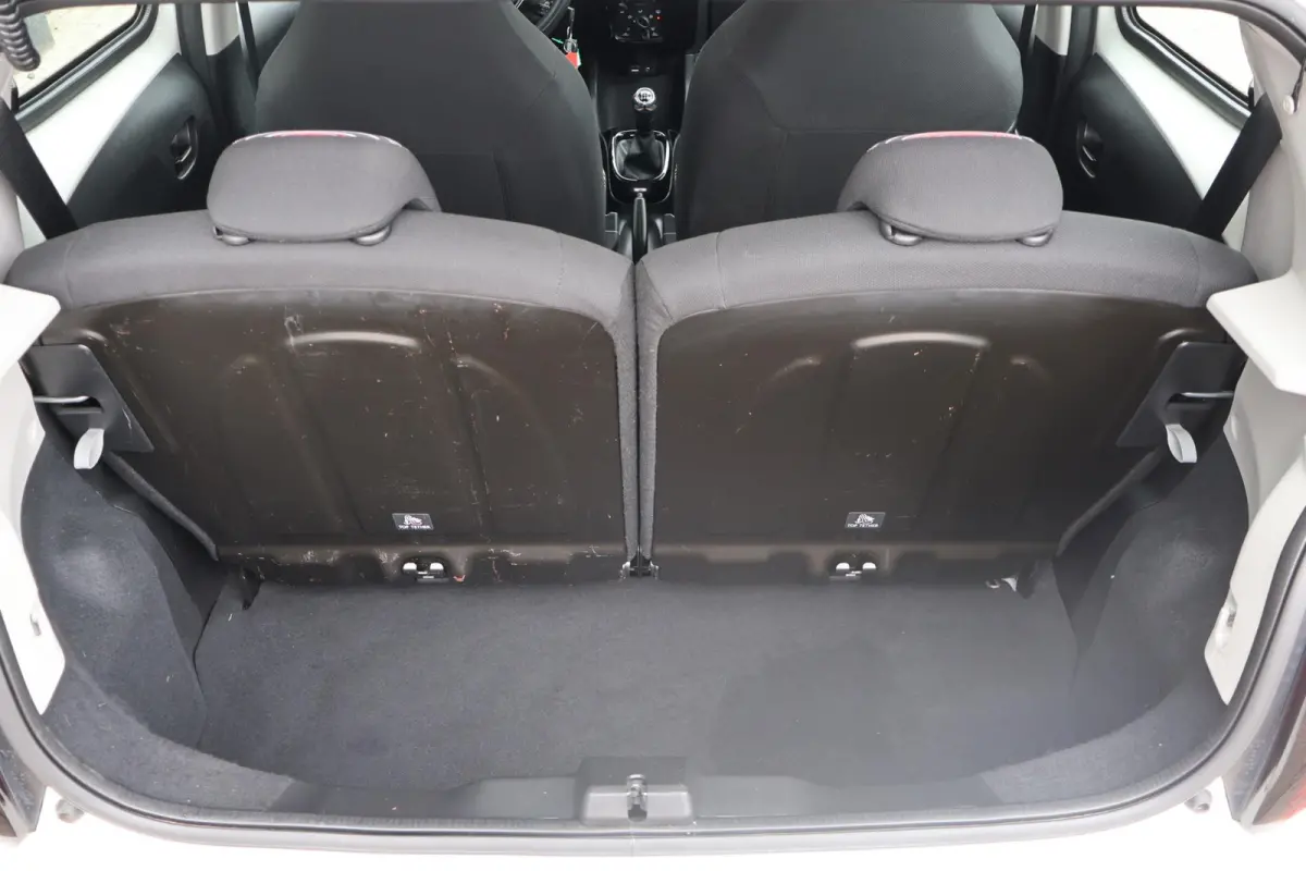 1.0 VTi Feel 1e Eigenaar | NL-Auto | Volledig Onderh | BTW | Airco | Bluetooth | Cruise | Radio | Hill-Hold | LED | Stuur Bekrachtiging