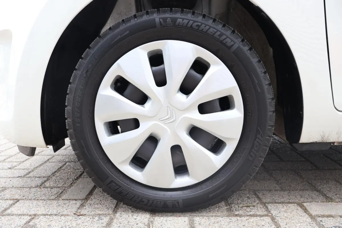 1.0 VTi Feel 1e Eigenaar | NL-Auto | Volledig Onderh | BTW | Airco | Bluetooth | Cruise | Radio | Hill-Hold | LED | Stuur Bekrachtiging