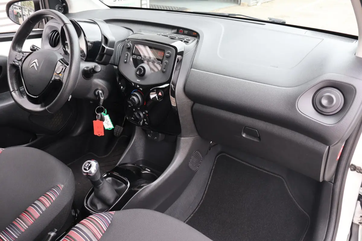 1.0 VTi Feel 1e Eigenaar | NL-Auto | Volledig Onderh | BTW | Airco | Bluetooth | Cruise | Radio | Hill-Hold | LED | Stuur Bekrachtiging