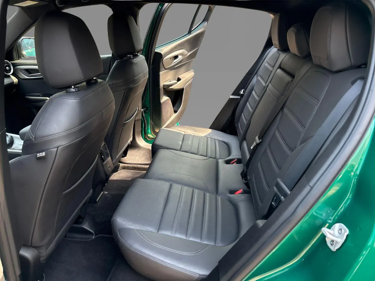 1.5T Hybrid Veloce 160pk | Lederen Bekleding | Navigatie | Camera 360 | parkeersensoren voor + achter | Stoel + Sturverwarming |  LMV 19" |