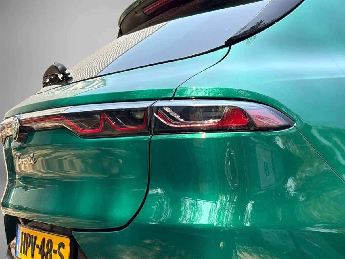1.5T Hybrid Veloce 160pk | Lederen Bekleding | Navigatie | Camera 360 | parkeersensoren voor + achter | Stoel + Sturverwarming |  LMV 19" |