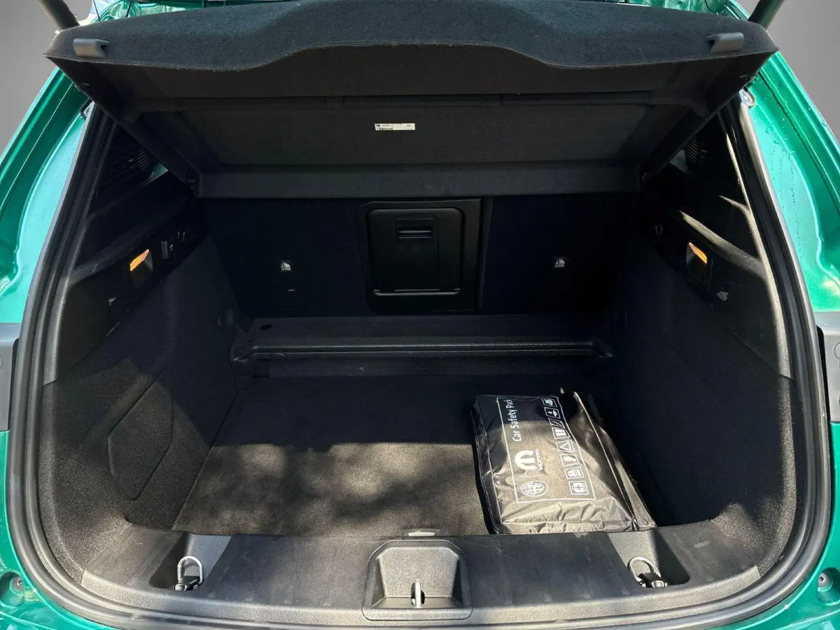 1.5T Hybrid Veloce 160pk | Lederen Bekleding | Navigatie | Camera 360 | parkeersensoren voor + achter | Stoel + Sturverwarming |  LMV 19" |