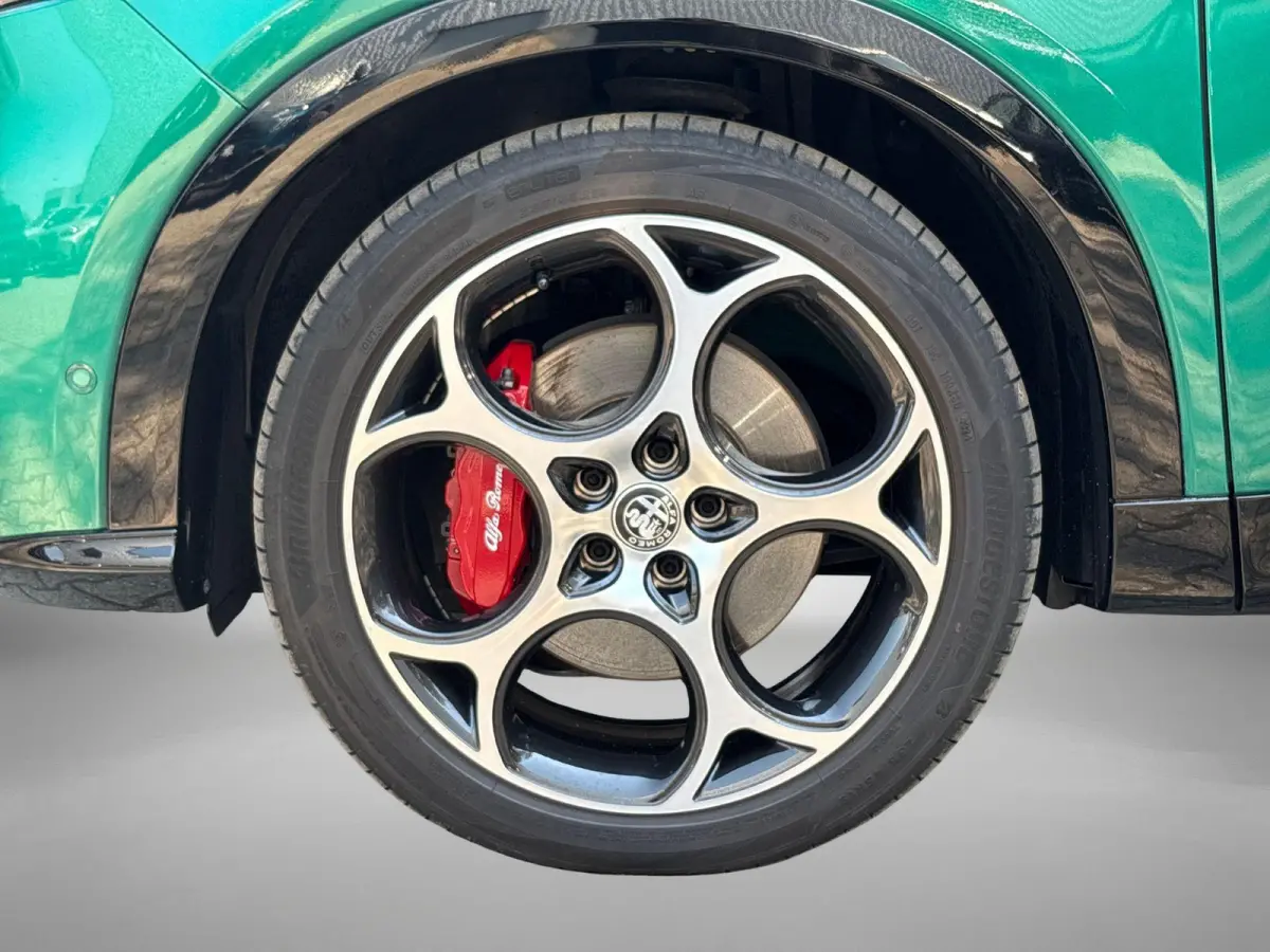 1.5T Hybrid Veloce 160pk | Lederen Bekleding | Navigatie | Camera 360 | parkeersensoren voor + achter | Stoel + Sturverwarming |  LMV 19" |