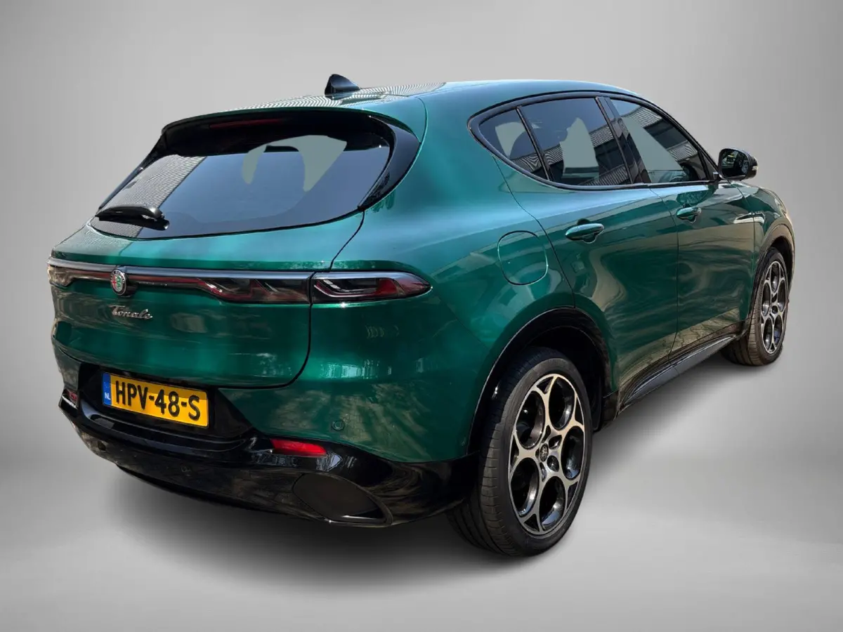 1.5T Hybrid Veloce 160pk | Lederen Bekleding | Navigatie | Camera 360 | parkeersensoren voor + achter | Stoel + Sturverwarming |  LMV 19" |