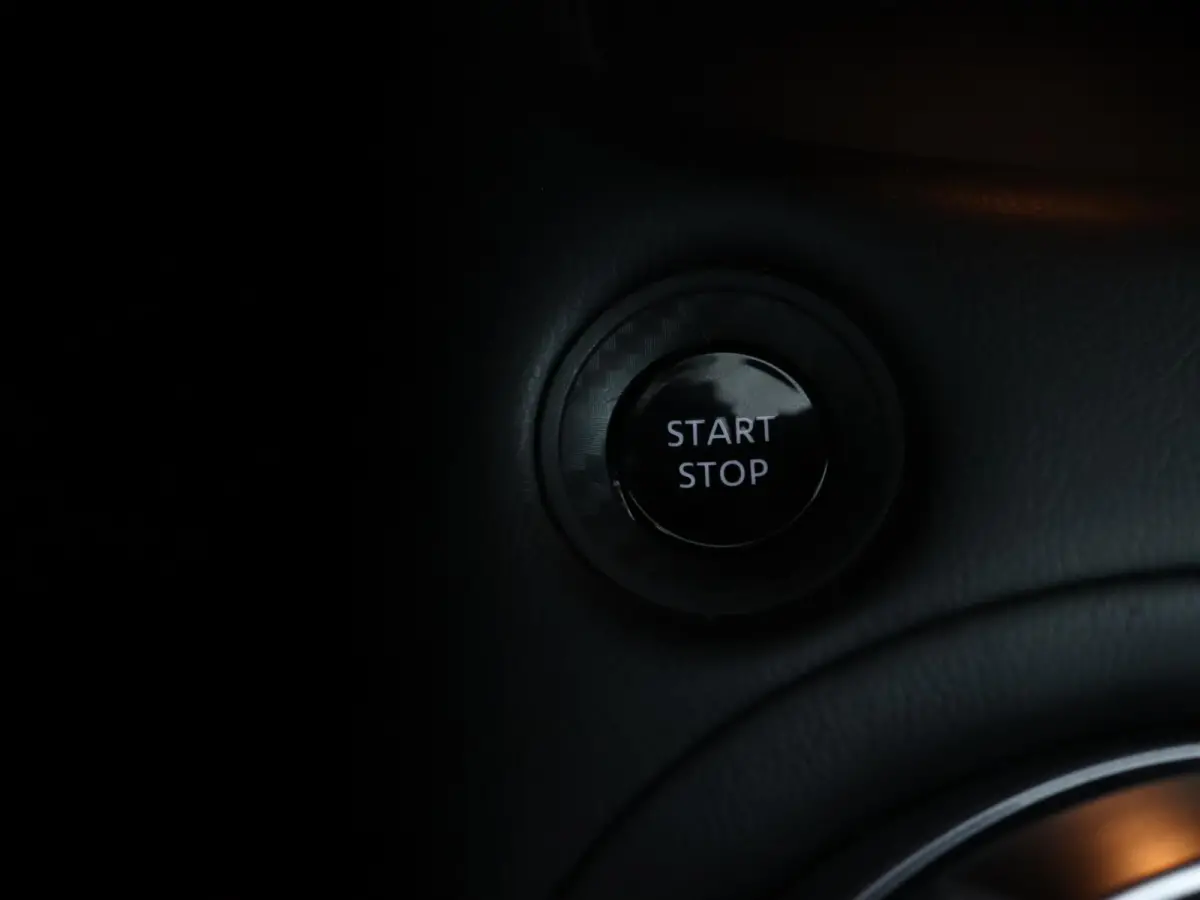 1.6 Hybrid N-Design | Stoel-, Stuur- & Voorruitverw. | | Parkeercamera | Navigatie |