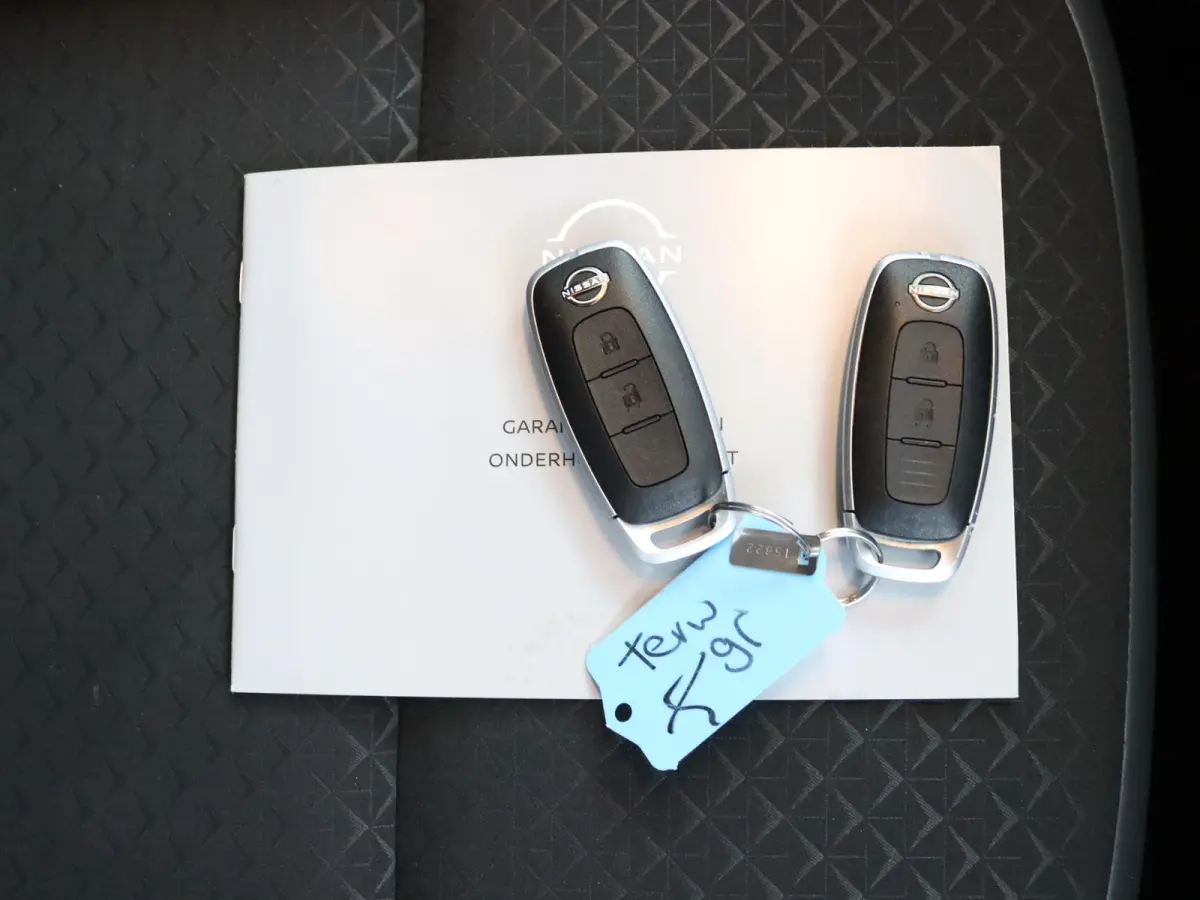 1.6 Hybrid N-Design | Stoel-, Stuur- & Voorruitverw. | | Parkeercamera | Navigatie |