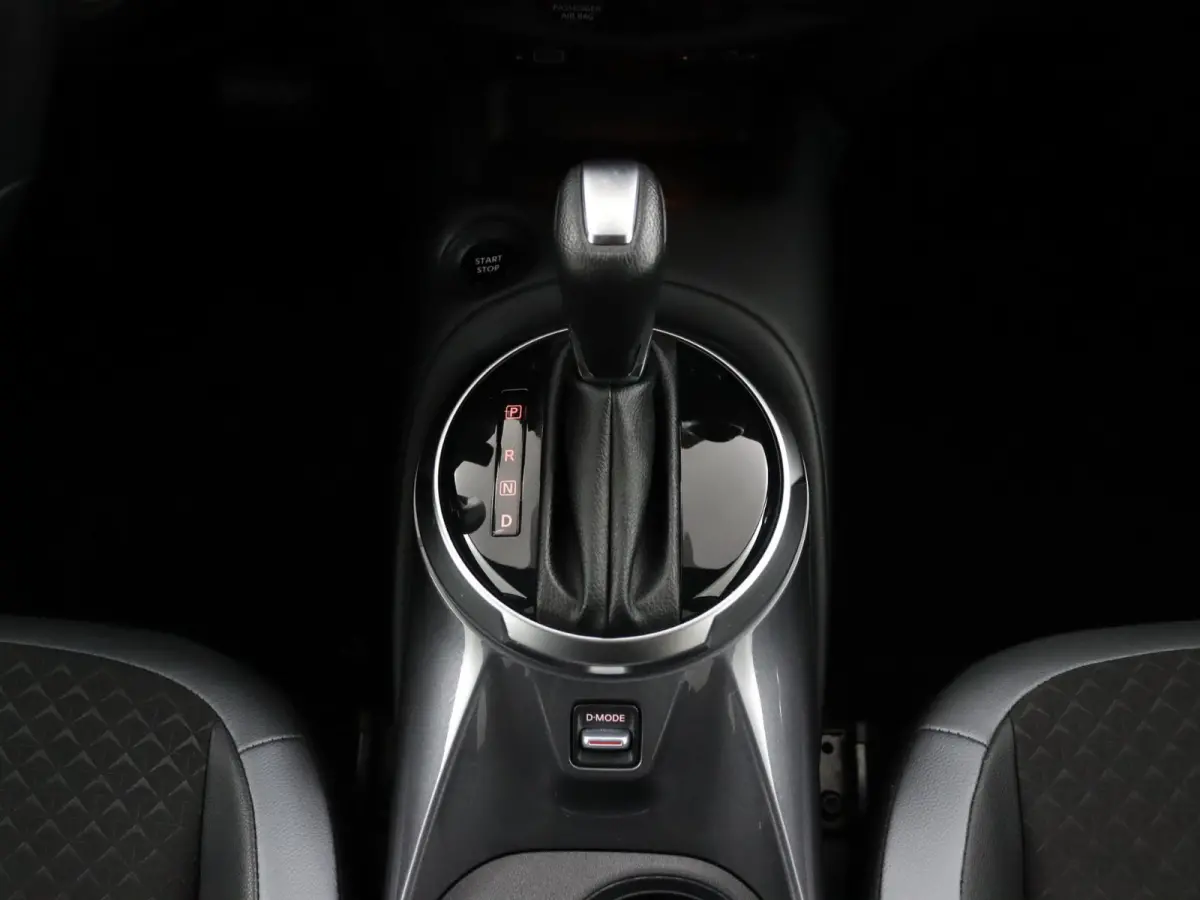1.6 Hybrid N-Design | Stoel-, Stuur- & Voorruitverw. | | Parkeercamera | Navigatie |
