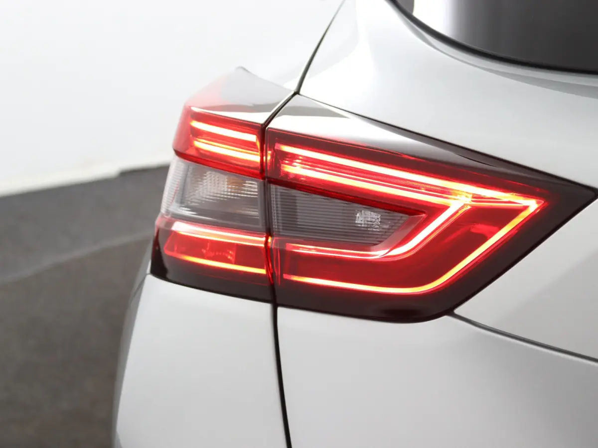 1.6 Hybrid N-Design | Stoel-, Stuur- & Voorruitverw. | | Parkeercamera | Navigatie |