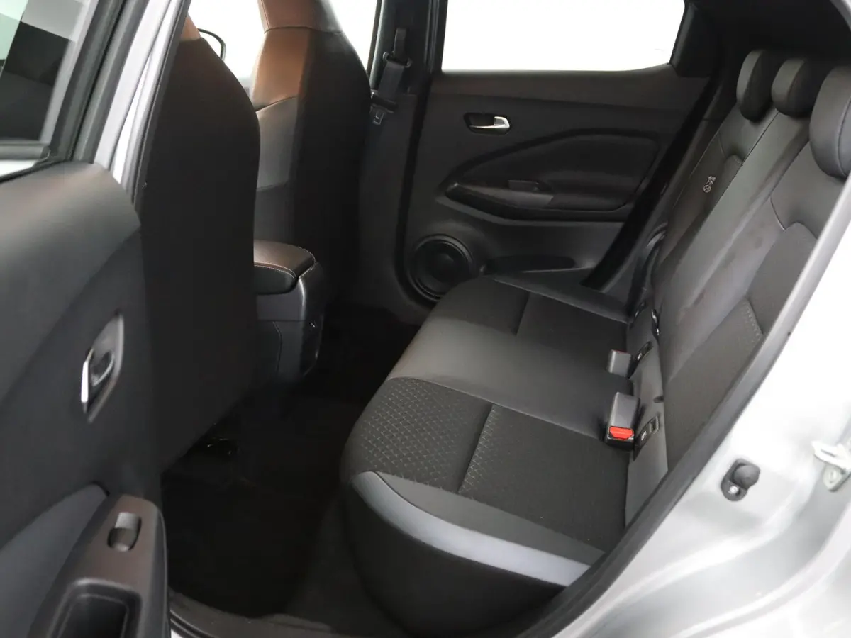 1.6 Hybrid N-Design | Stoel-, Stuur- & Voorruitverw. | | Parkeercamera | Navigatie |