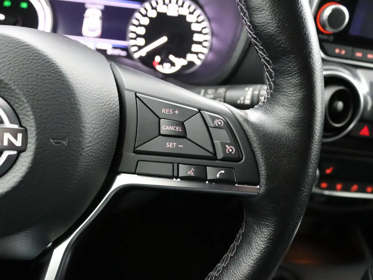 1.6 Hybrid N-Design | Stoel-, Stuur- & Voorruitverw. | | Parkeercamera | Navigatie |