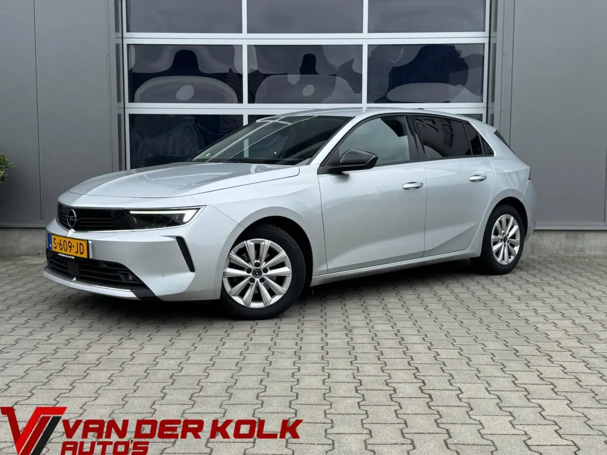 Opel Astra 2023 Benzine Handgeschakeld leasen