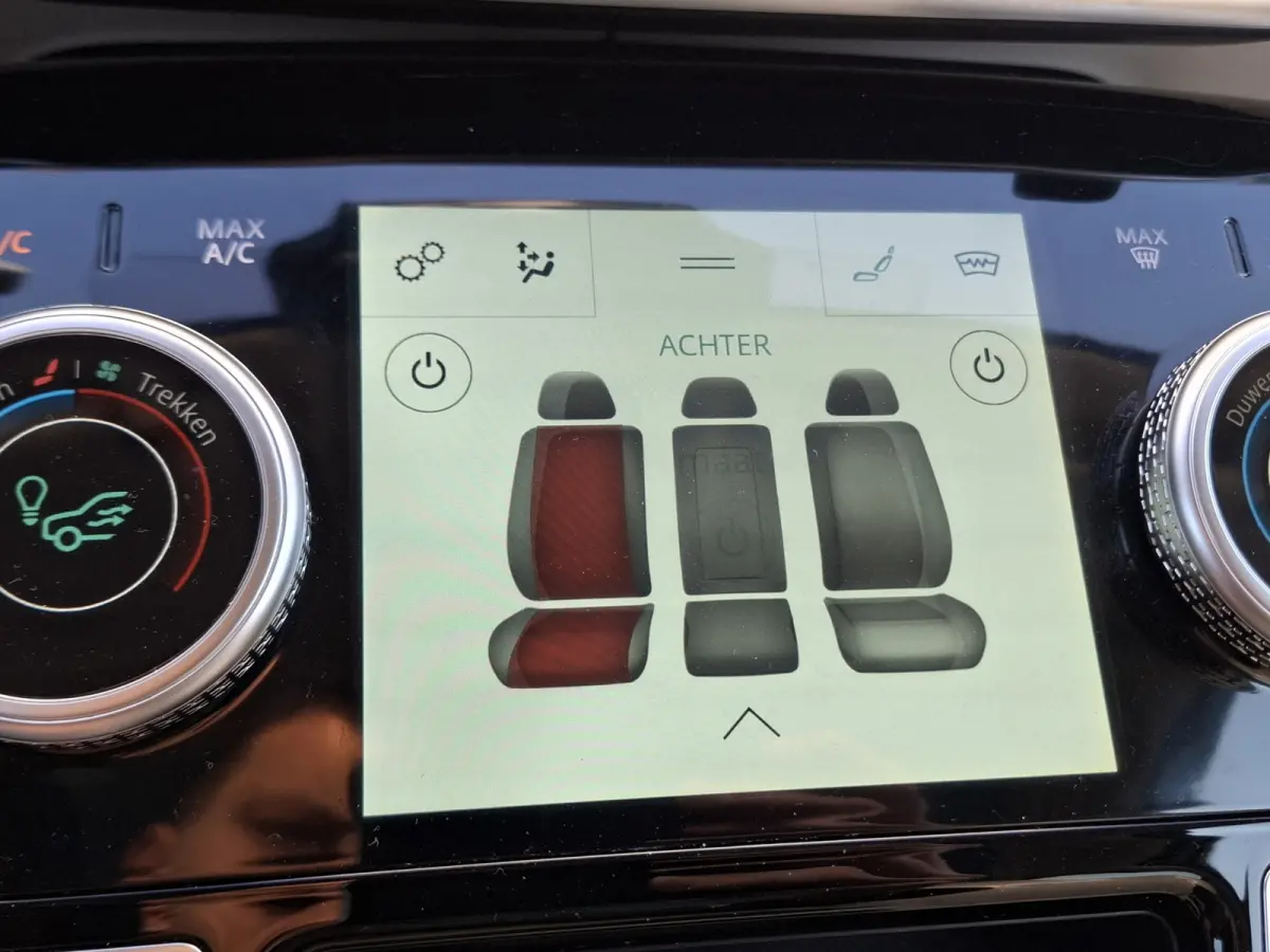 EV400 First Edition 90 kWh | SoH 89,9% | Navigatie/Android/Apple Carplay | LM Velgen 22" | Panoramadak | Voorstoelen/Stuur/Achterbank Verwarmd | Luchtvering | Cruise Control Adaptief |