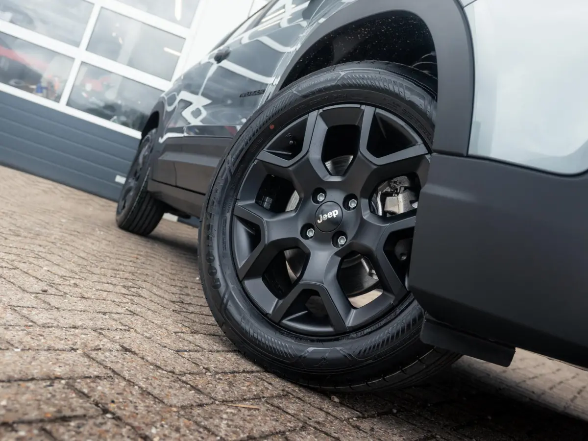 1.2 e-Hybrid Black Edition | Infotainment&Conv. Pack | Winter Pack | Bicolore