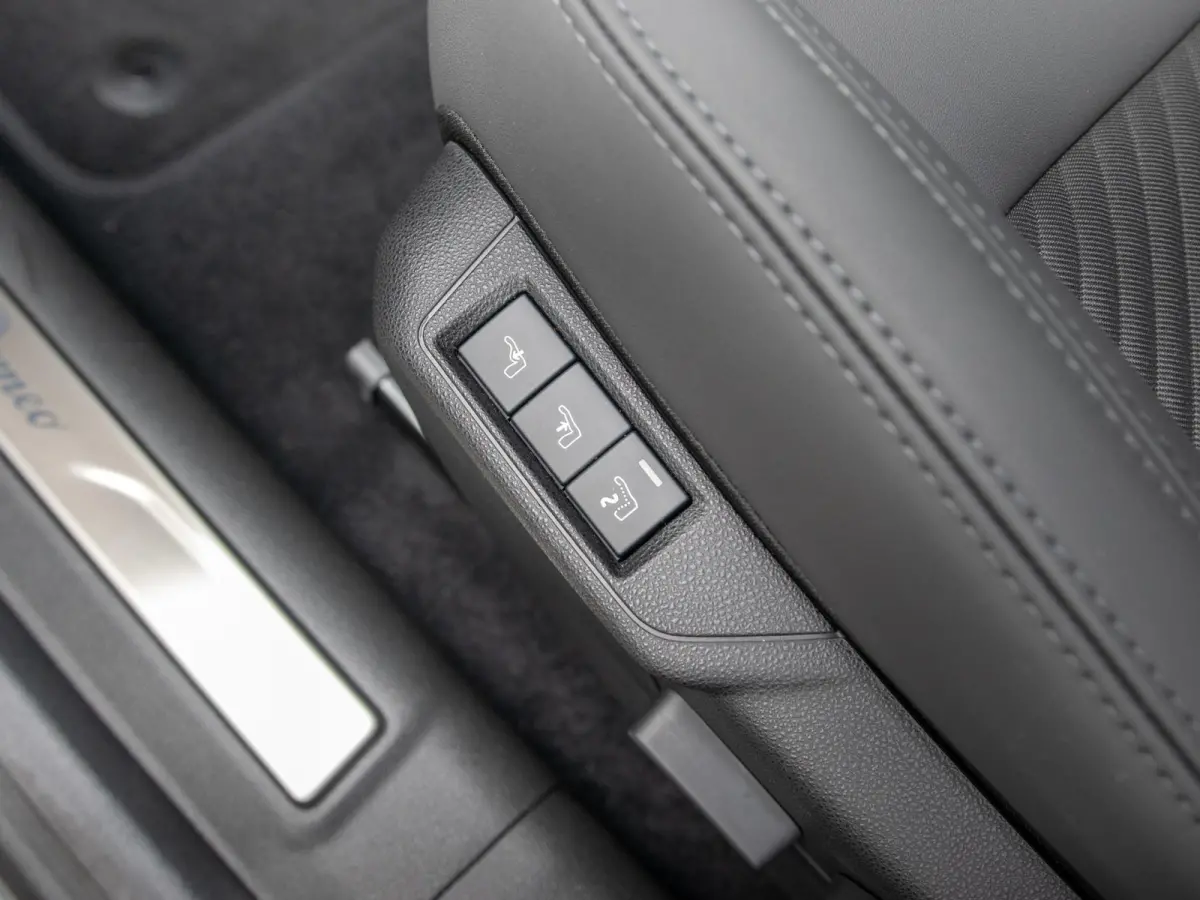Elettrica Speciale 54 kWh | Techno Pack | Warmtepomp | Verwarmbare Voorruit | Arese Silver