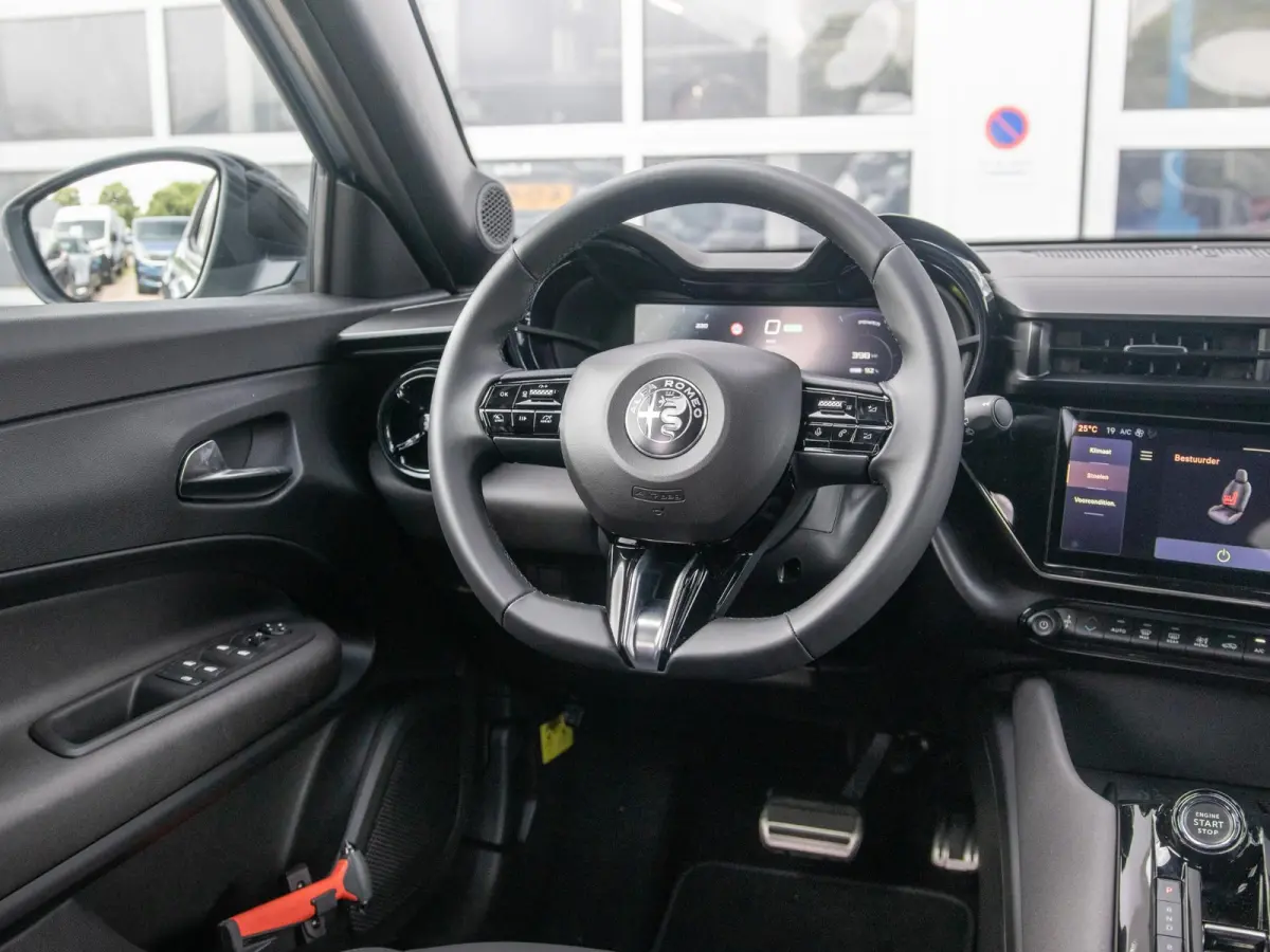 Elettrica Speciale 54 kWh | Techno Pack | Warmtepomp | Verwarmbare Voorruit | Arese Silver