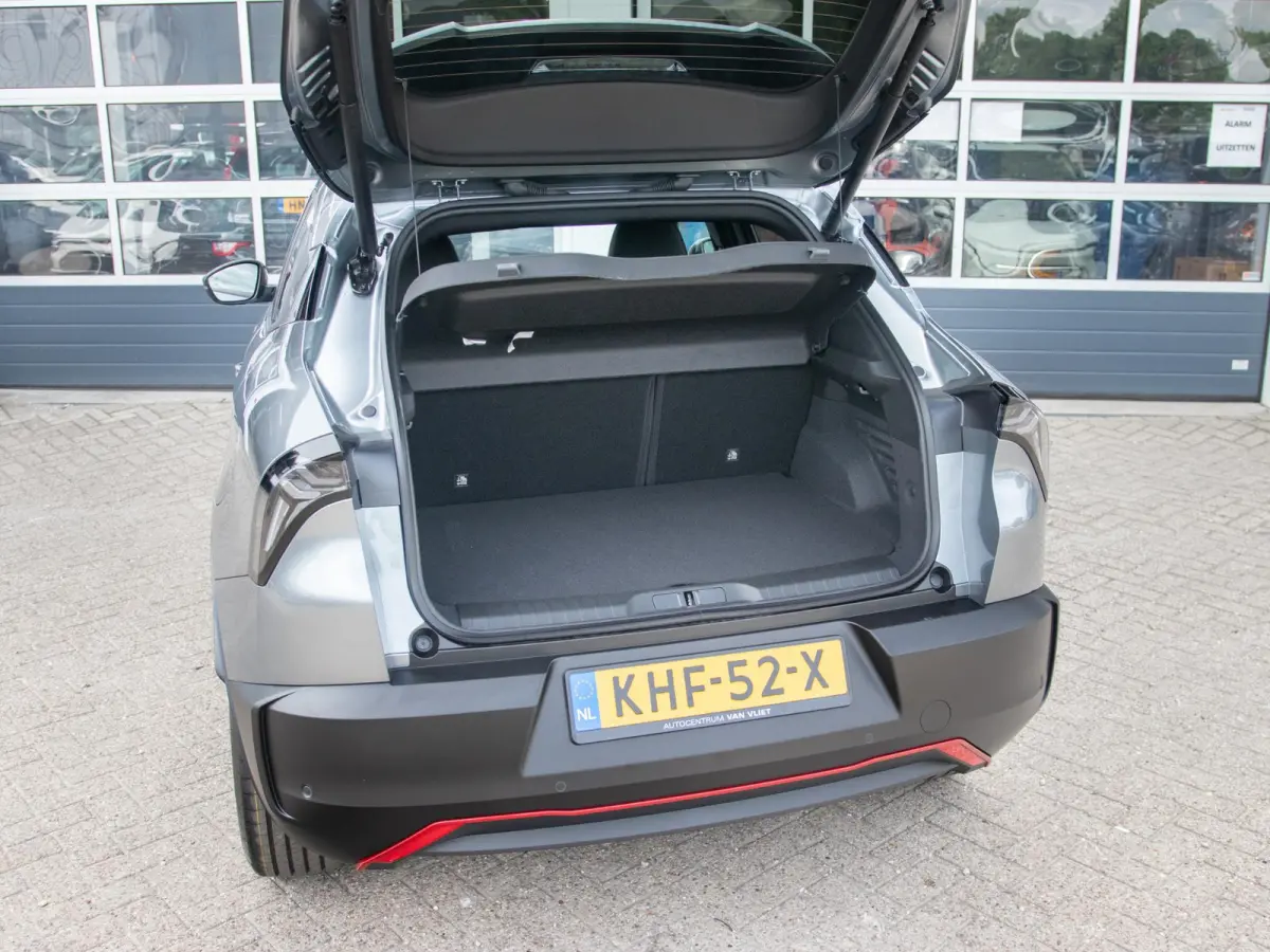 Elettrica Speciale 54 kWh | Techno Pack | Warmtepomp | Verwarmbare Voorruit | Arese Silver