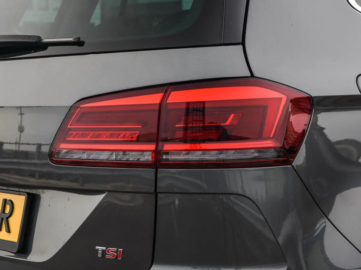 1.5 TSI 150 PK ACT Highline Edition | LED | ACC | Trekhaak | Apple Carplay Android Auto | Navigatie | Stoelverwarming | Massage | 17"