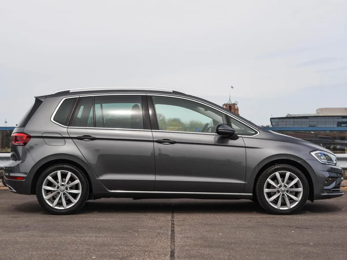 1.5 TSI 150 PK ACT Highline Edition | LED | ACC | Trekhaak | Apple Carplay Android Auto | Navigatie | Stoelverwarming | Massage | 17"