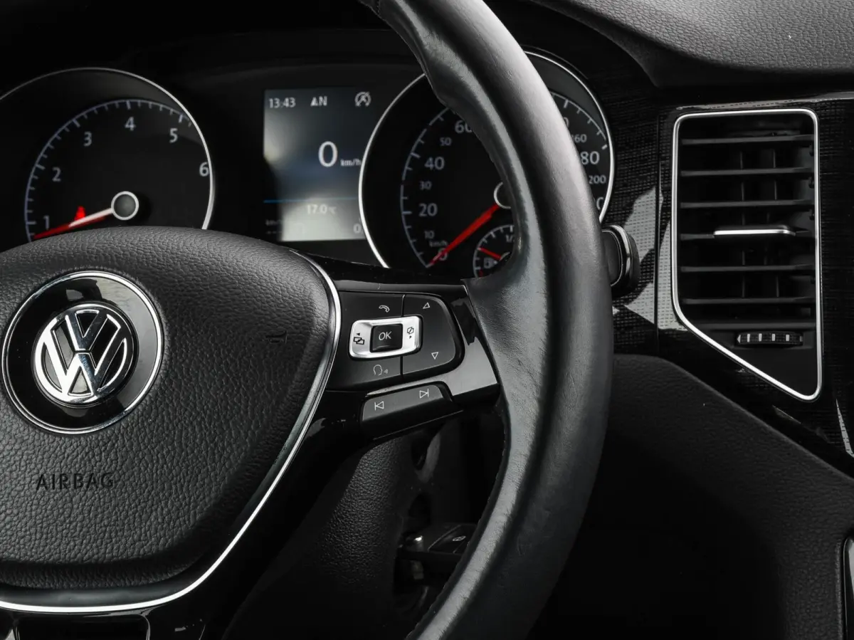 1.5 TSI 150 PK ACT Highline Edition | LED | ACC | Trekhaak | Apple Carplay Android Auto | Navigatie | Stoelverwarming | Massage | 17"