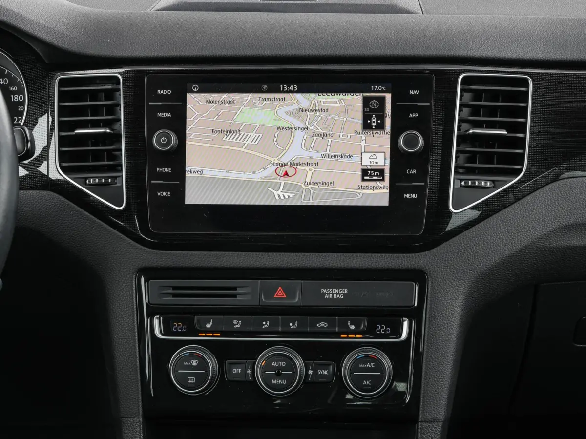 1.5 TSI 150 PK ACT Highline Edition | LED | ACC | Trekhaak | Apple Carplay Android Auto | Navigatie | Stoelverwarming | Massage | 17"