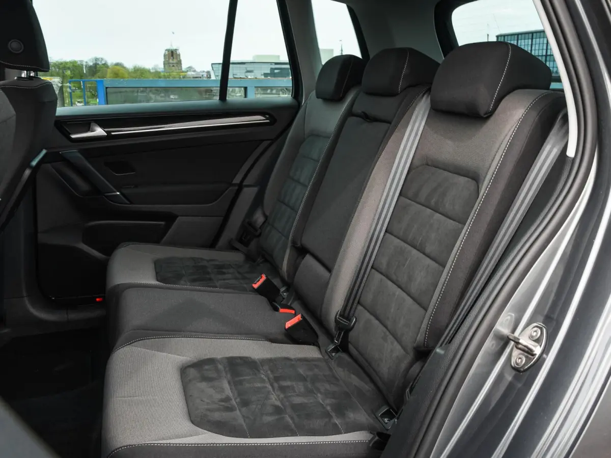 1.5 TSI 150 PK ACT Highline Edition | LED | ACC | Trekhaak | Apple Carplay Android Auto | Navigatie | Stoelverwarming | Massage | 17"
