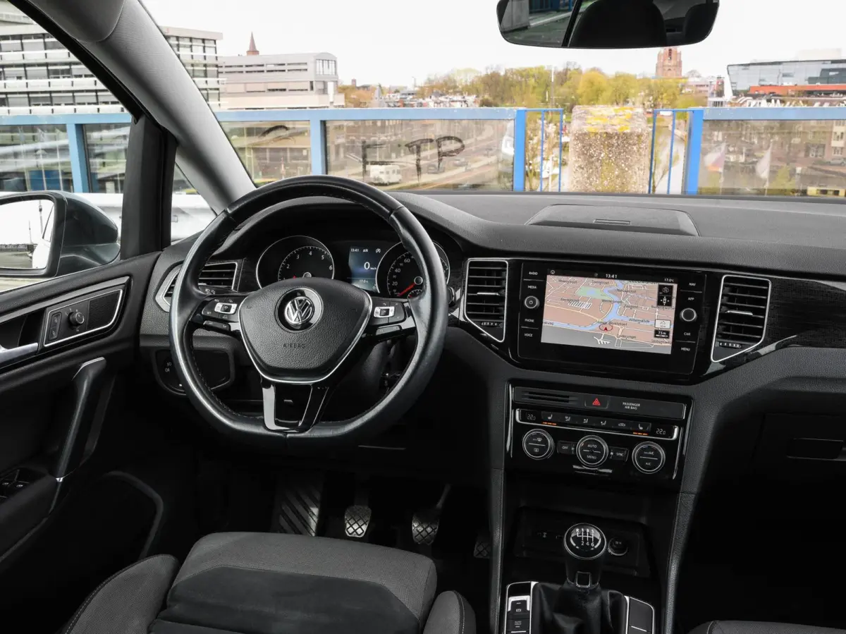 1.5 TSI 150 PK ACT Highline Edition | LED | ACC | Trekhaak | Apple Carplay Android Auto | Navigatie | Stoelverwarming | Massage | 17"
