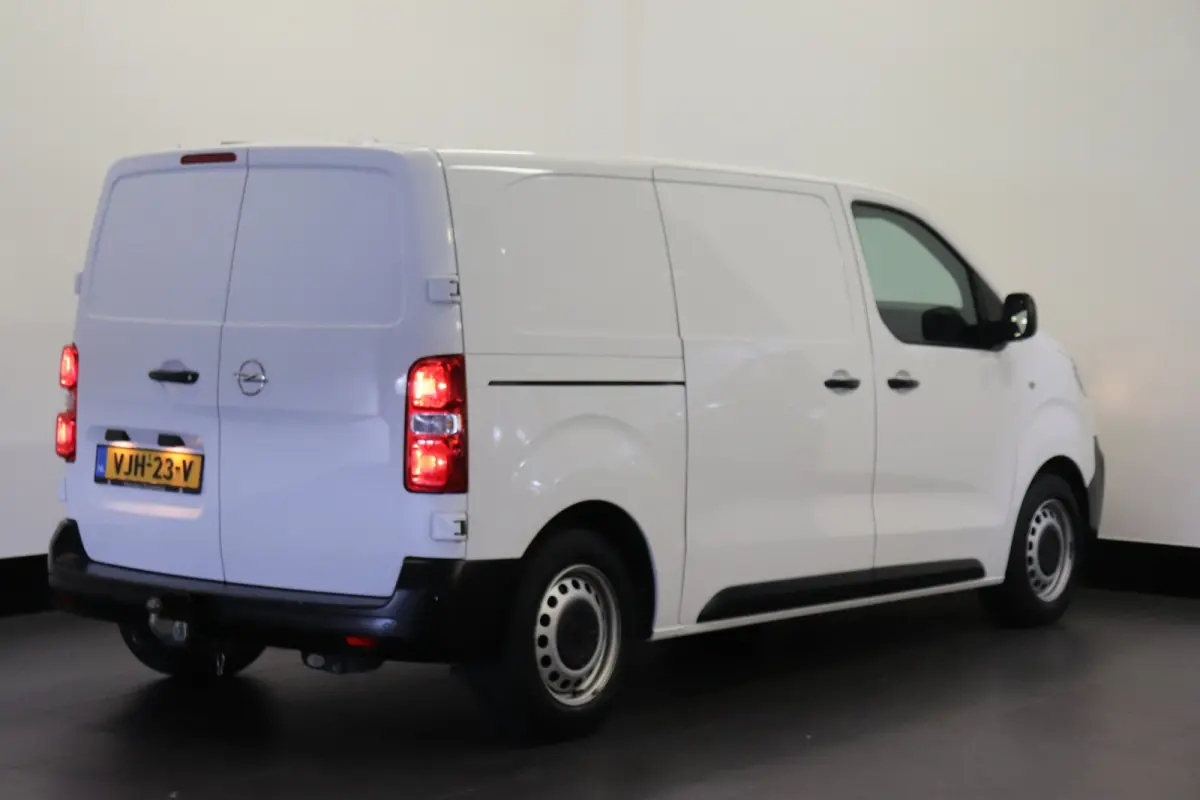 1.5 CDTI L2 EURO 6 - Airco - Cruise - Trekhaak - € 13.900,- Excl.