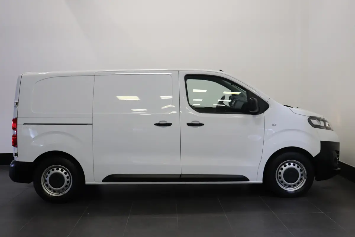 1.5 CDTI L2 EURO 6 - Airco - Cruise - Trekhaak - € 13.900,- Excl.