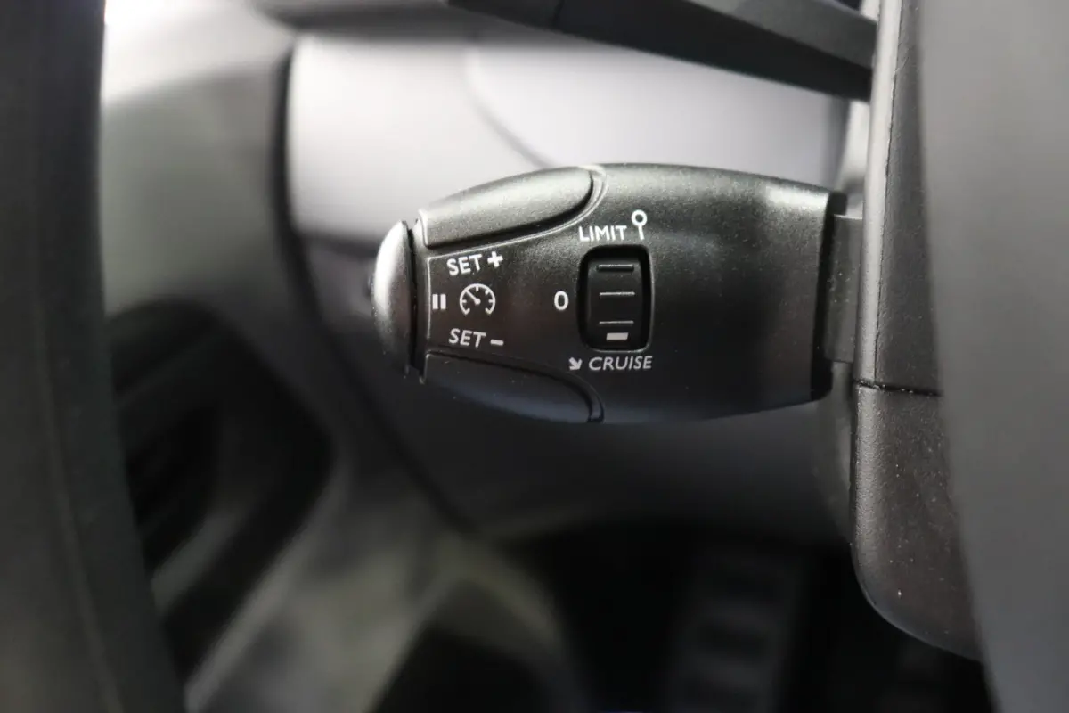 1.5 CDTI L2 EURO 6 - Airco - Cruise - Trekhaak - € 13.900,- Excl.