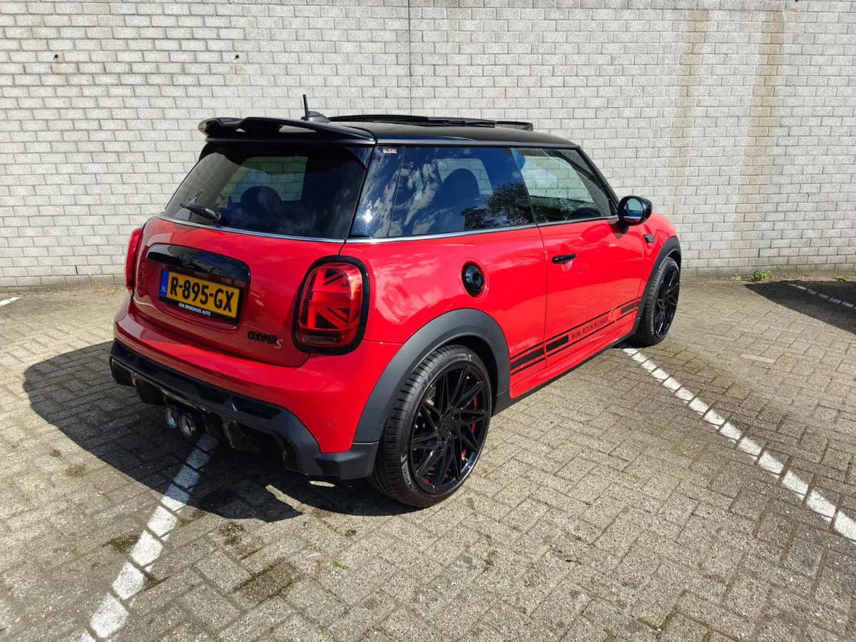 2.0 Cooper S Rockingham GT Edition Unieke uitvoering | Panoramadak | Navigatie | Harman/Kardon | Cruise Control | Climate Control | Achterbank in delen neerklapbaar | Afwijkende dakkleur | A