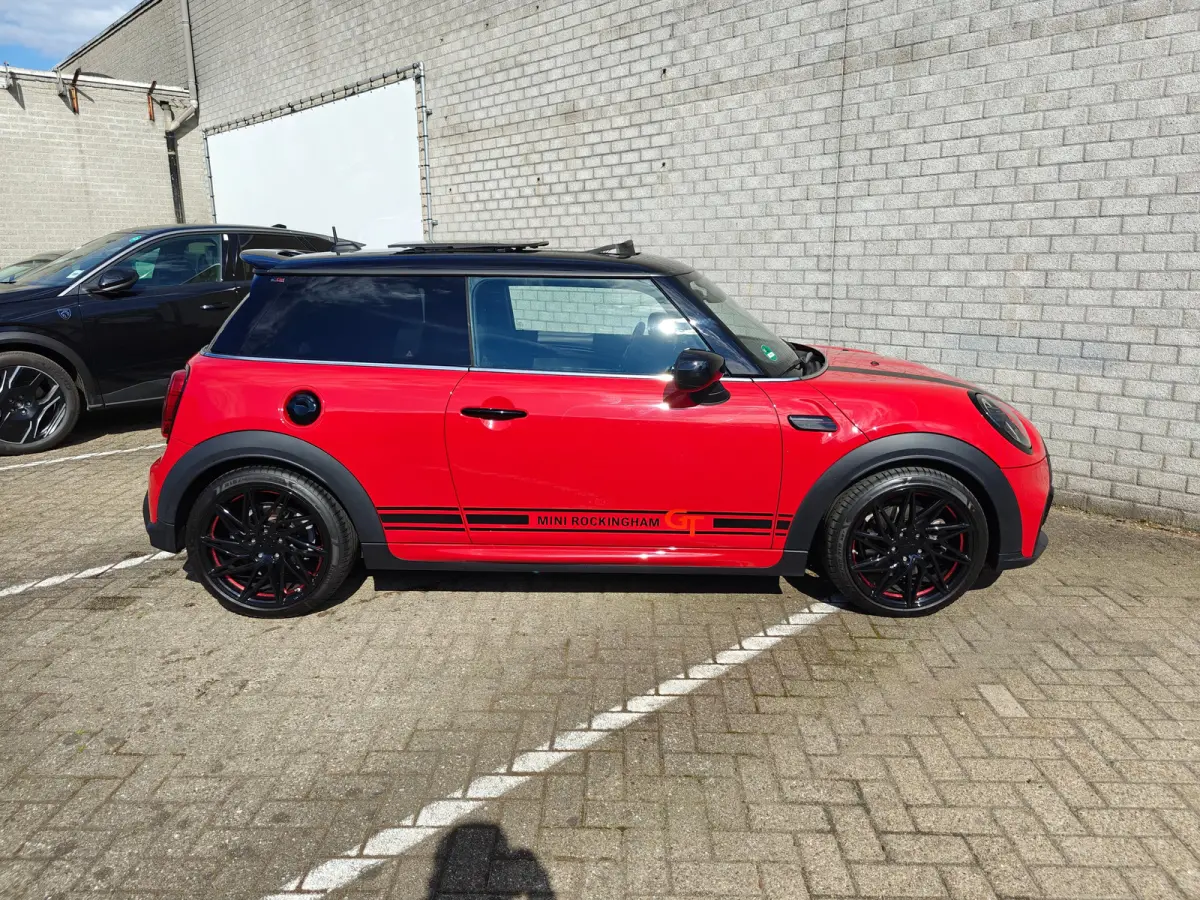 2.0 Cooper S Rockingham GT Edition Unieke uitvoering | Panoramadak | Navigatie | Harman/Kardon | Cruise Control | Climate Control | Achterbank in delen neerklapbaar | Afwijkende dakkleur | A