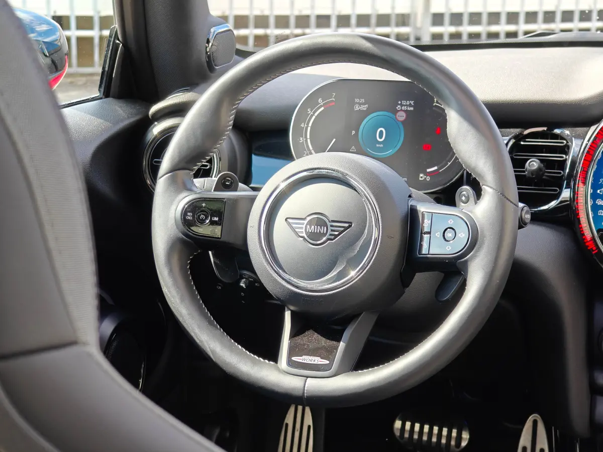 2.0 Cooper S Rockingham GT Edition Unieke uitvoering | Panoramadak | Navigatie | Harman/Kardon | Cruise Control | Climate Control | Achterbank in delen neerklapbaar | Afwijkende dakkleur | A