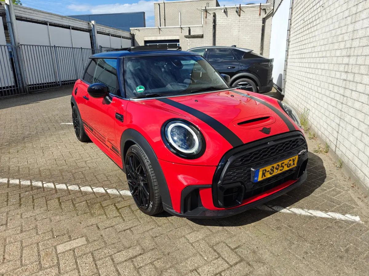 2.0 Cooper S Rockingham GT Edition Unieke uitvoering | Panoramadak | Navigatie | Harman/Kardon | Cruise Control | Climate Control | Achterbank in delen neerklapbaar | Afwijkende dakkleur | A