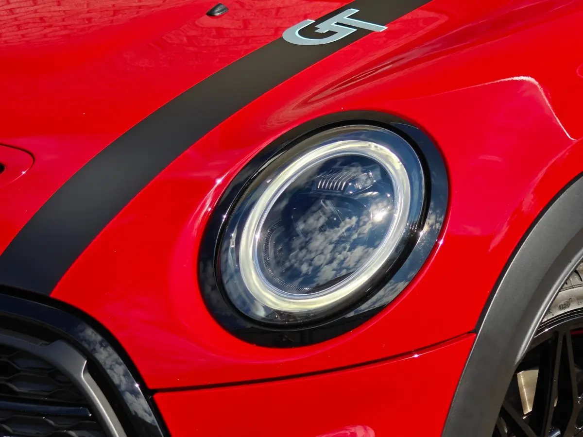 2.0 Cooper S Rockingham GT Edition Unieke uitvoering | Panoramadak | Navigatie | Harman/Kardon | Cruise Control | Climate Control | Achterbank in delen neerklapbaar | Afwijkende dakkleur | A