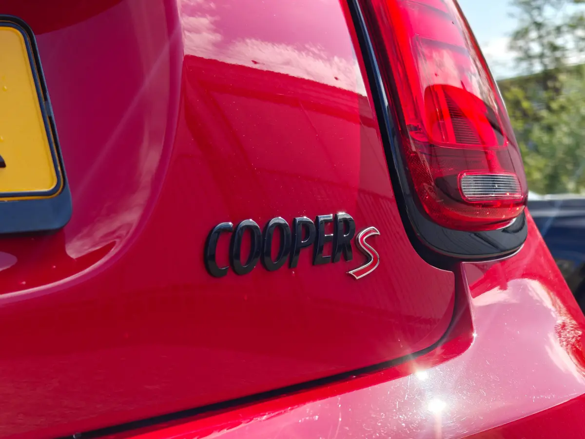 2.0 Cooper S Rockingham GT Edition Unieke uitvoering | Panoramadak | Navigatie | Harman/Kardon | Cruise Control | Climate Control | Achterbank in delen neerklapbaar | Afwijkende dakkleur | A