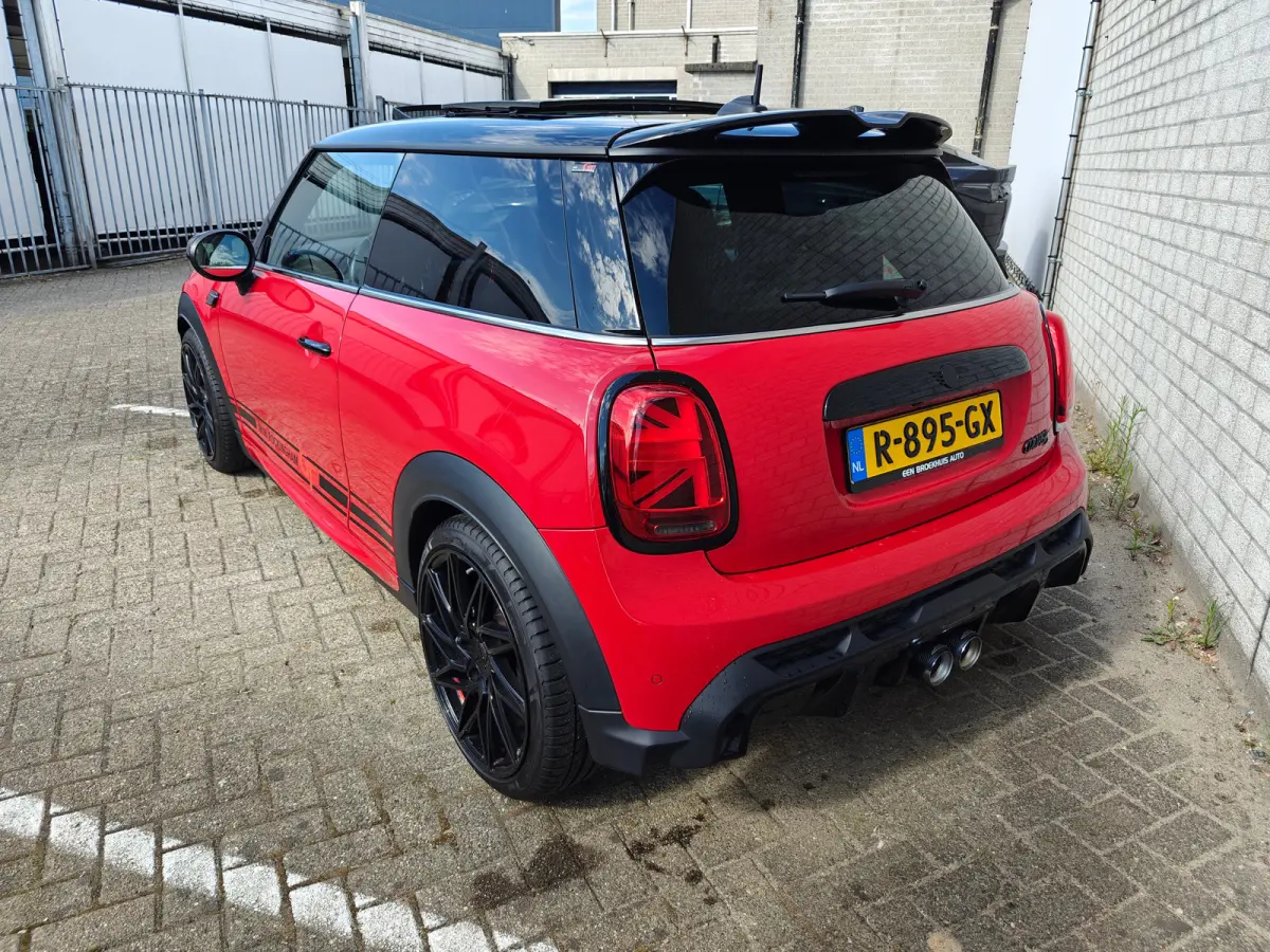 2.0 Cooper S Rockingham GT Edition Unieke uitvoering | Panoramadak | Navigatie | Harman/Kardon | Cruise Control | Climate Control | Achterbank in delen neerklapbaar | Afwijkende dakkleur | A