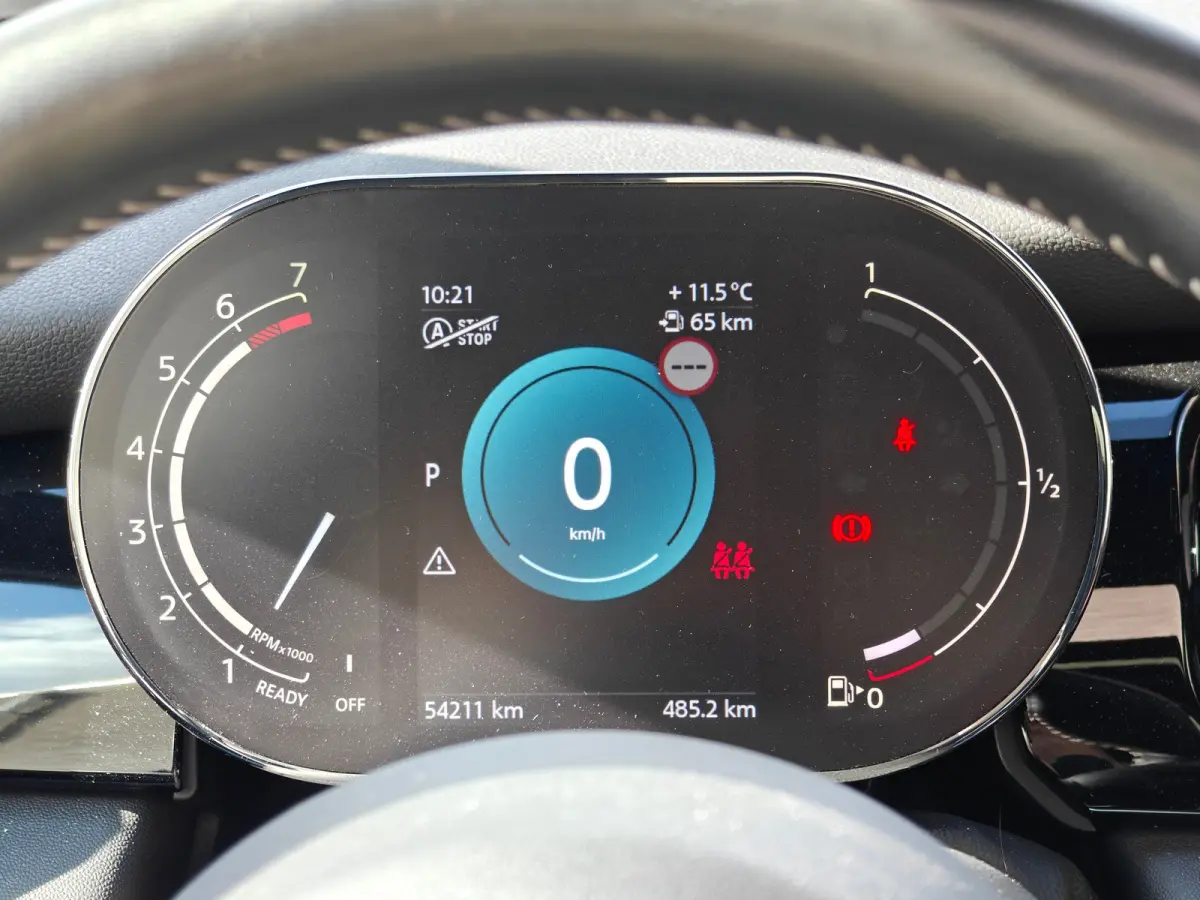 2.0 Cooper S Rockingham GT Edition Unieke uitvoering | Panoramadak | Navigatie | Harman/Kardon | Cruise Control | Climate Control | Achterbank in delen neerklapbaar | Afwijkende dakkleur | A
