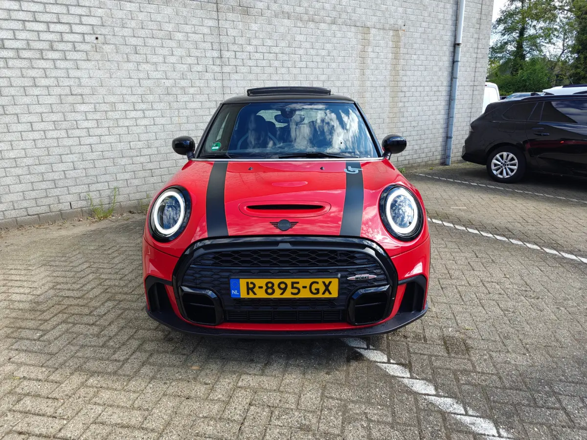 2.0 Cooper S Rockingham GT Edition Unieke uitvoering | Panoramadak | Navigatie | Harman/Kardon | Cruise Control | Climate Control | Achterbank in delen neerklapbaar | Afwijkende dakkleur | A