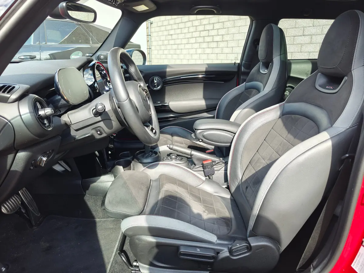 2.0 Cooper S Rockingham GT Edition Unieke uitvoering | Panoramadak | Navigatie | Harman/Kardon | Cruise Control | Climate Control | Achterbank in delen neerklapbaar | Afwijkende dakkleur | A