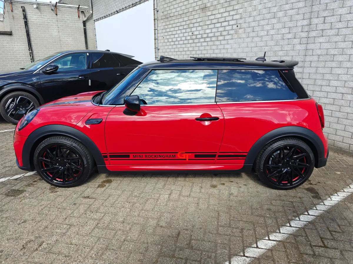 2.0 Cooper S Rockingham GT Edition Unieke uitvoering | Panoramadak | Navigatie | Harman/Kardon | Cruise Control | Climate Control | Achterbank in delen neerklapbaar | Afwijkende dakkleur | A