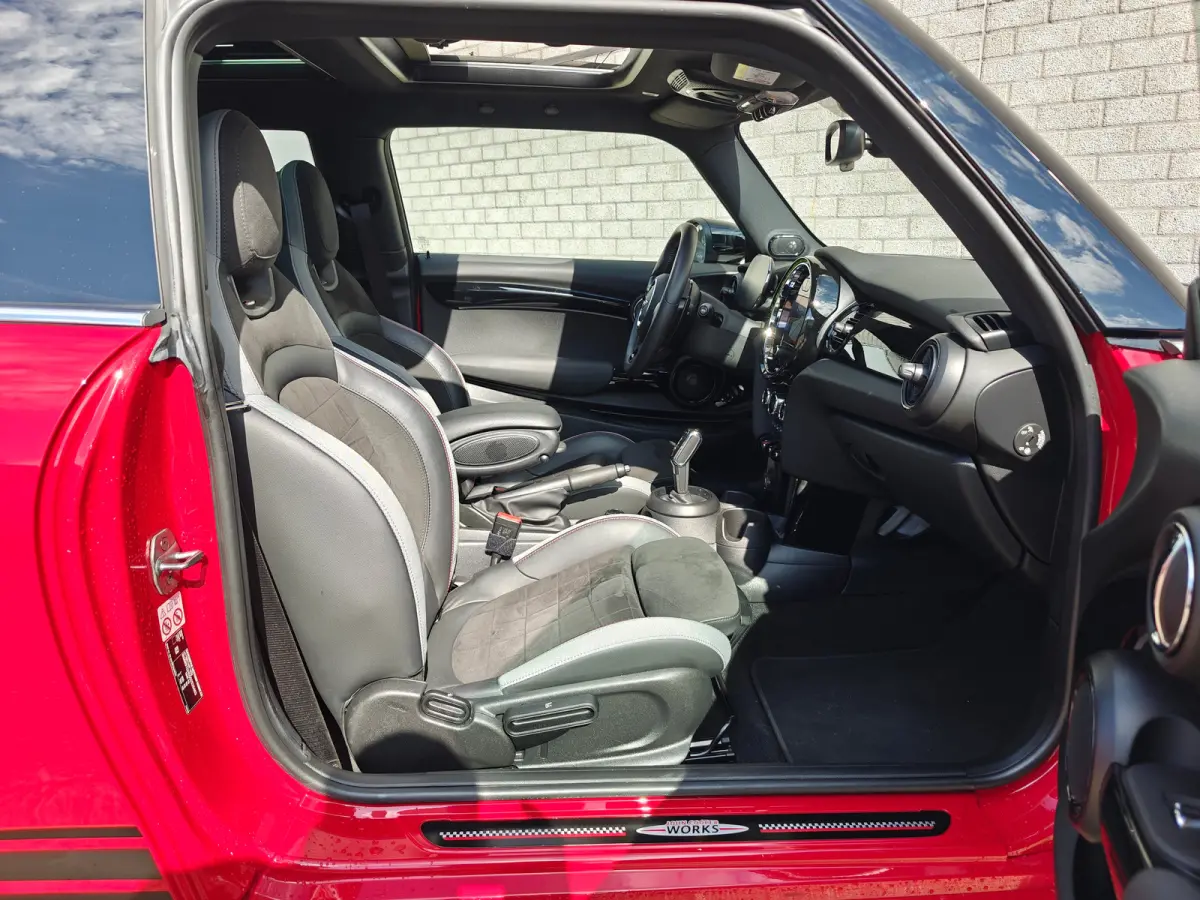 2.0 Cooper S Rockingham GT Edition Unieke uitvoering | Panoramadak | Navigatie | Harman/Kardon | Cruise Control | Climate Control | Achterbank in delen neerklapbaar | Afwijkende dakkleur | A