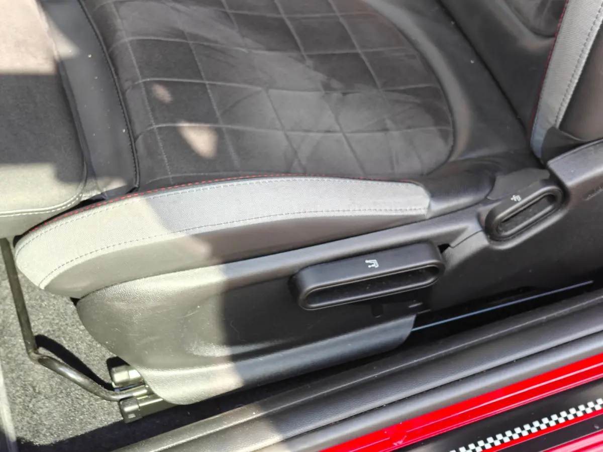 2.0 Cooper S Rockingham GT Edition Unieke uitvoering | Panoramadak | Navigatie | Harman/Kardon | Cruise Control | Climate Control | Achterbank in delen neerklapbaar | Afwijkende dakkleur | A