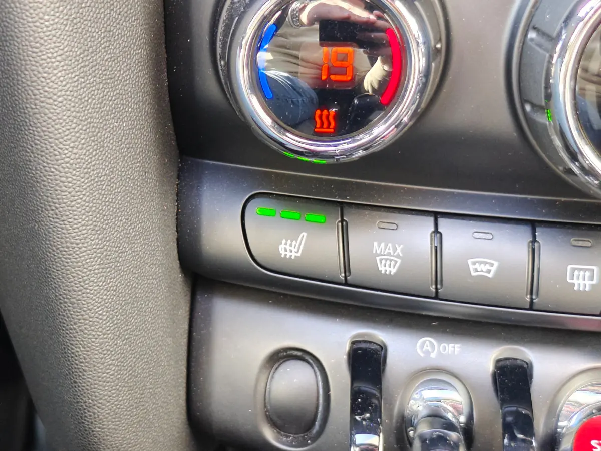 2.0 Cooper S Rockingham GT Edition Unieke uitvoering | Panoramadak | Navigatie | Harman/Kardon | Cruise Control | Climate Control | Achterbank in delen neerklapbaar | Afwijkende dakkleur | A