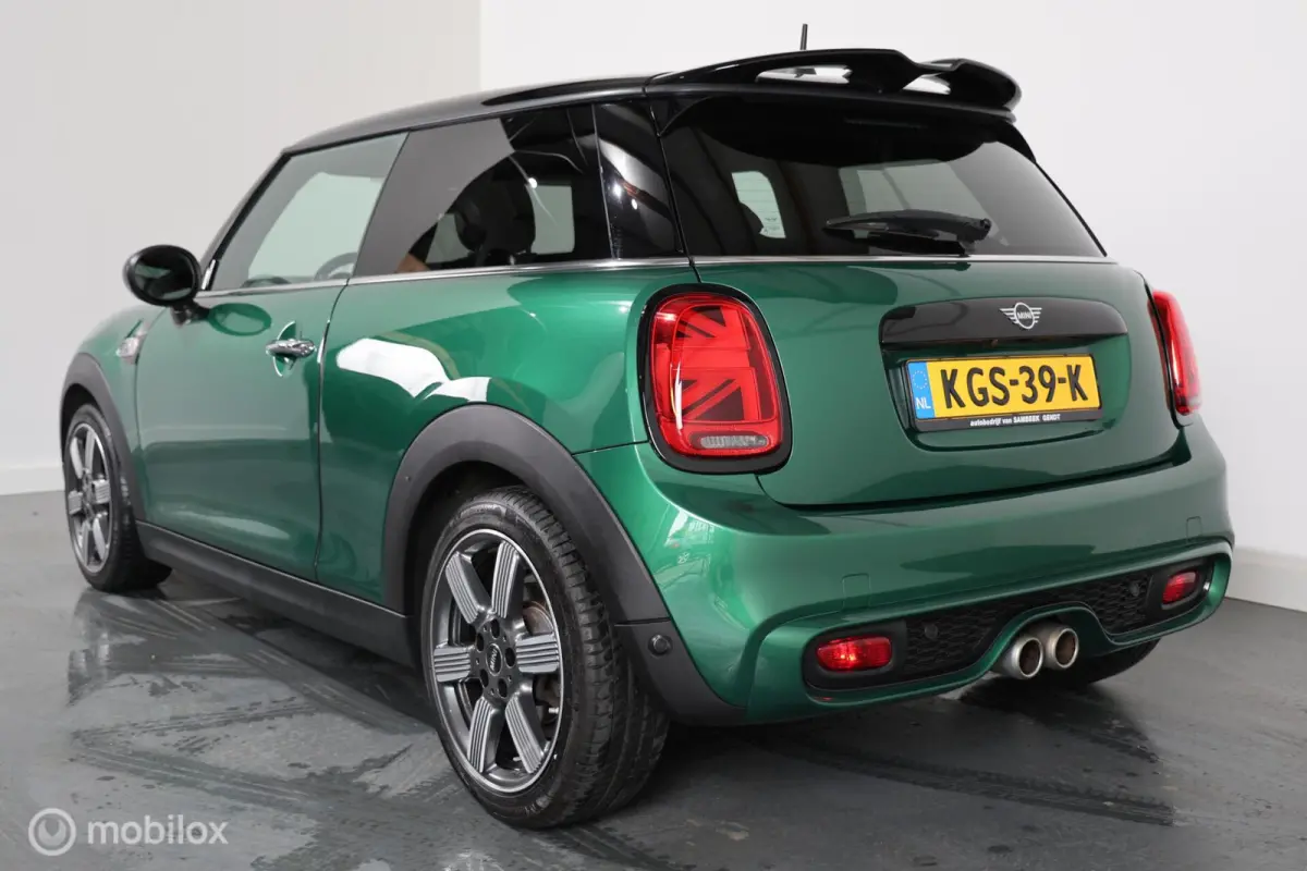 S 2.0 60 Years Edition - Pano - Stoelverwarming - Carplay
