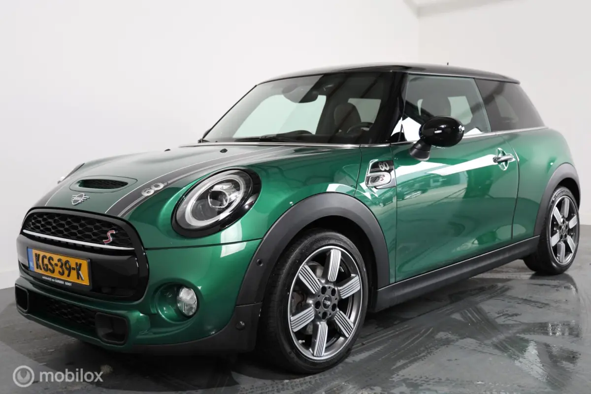 S 2.0 60 Years Edition - Pano - Stoelverwarming - Carplay