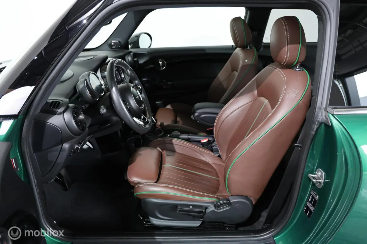 S 2.0 60 Years Edition - Pano - Stoelverwarming - Carplay